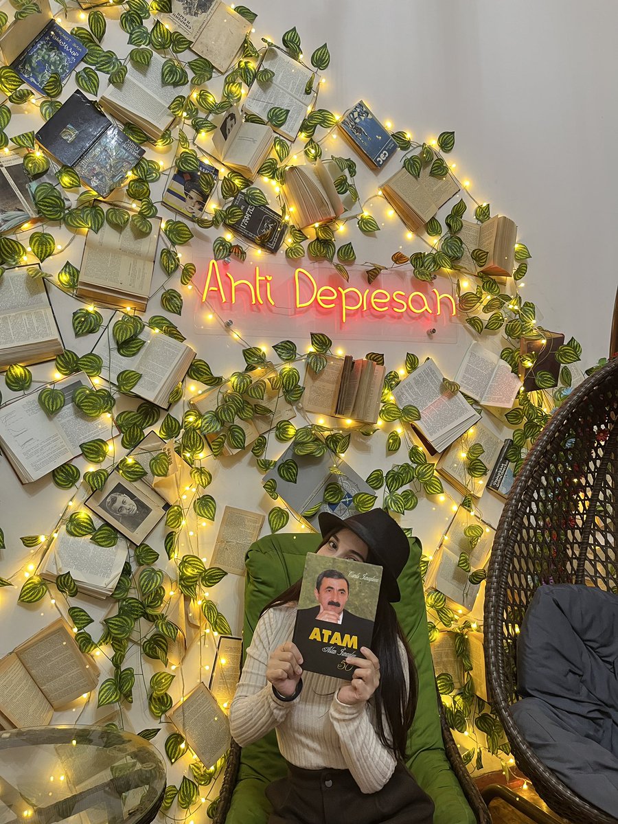 _Singularity2o's tweet image. Ən uzun ay noyabr ayı seçilsin🙏🏻 
( araya rəşadın ayaqqabısı girib amma olsun)