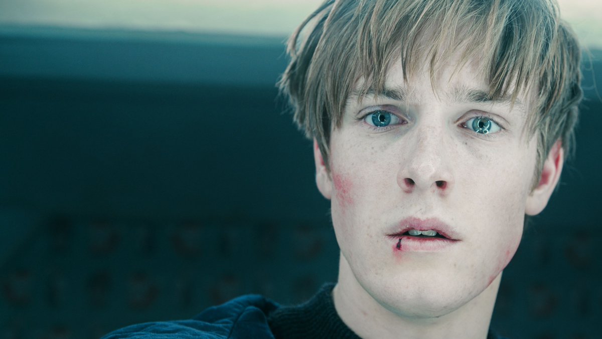 NetflixFR's tweet image. Il y a 8 ans, Mikkel disparaissait.

DARK, c’est toujours dispo.