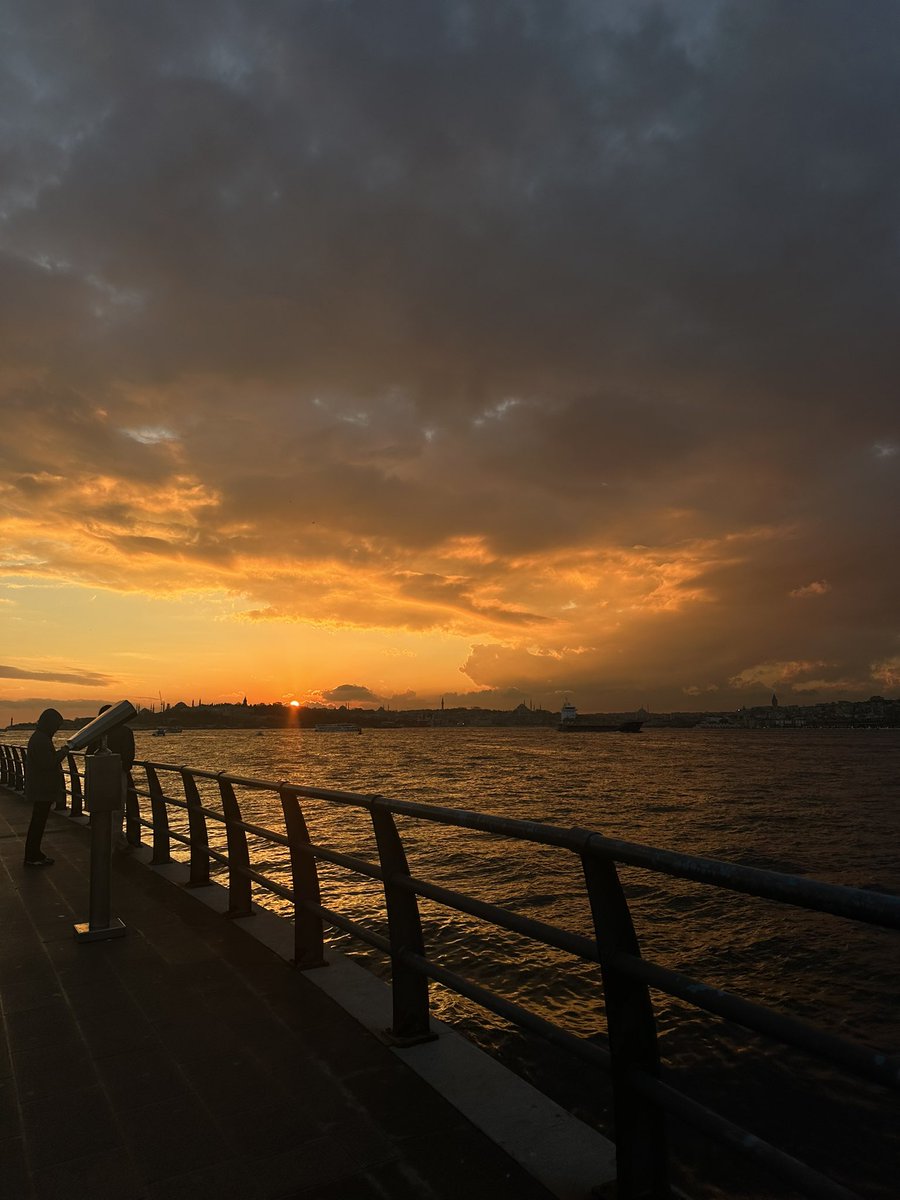 Yağmurlu Üsküdar gün batımı
