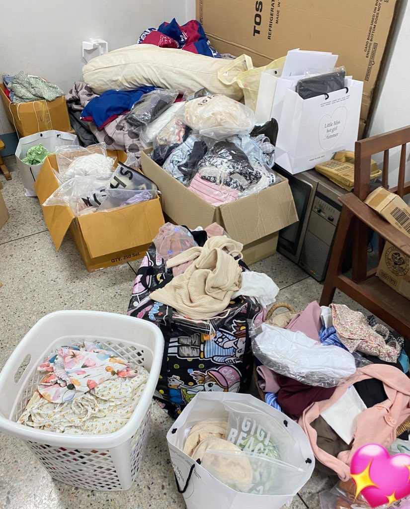 ammy_opy's tweet image. โล๊ะแบบอลังง🥹 เสื้อผ้าเค้าเองทุกตัวน้า
เดรส เซ็ต เชิ้ต ใส่ไปเที่ยว ไปทำงานมีหม๊ดด!!
ปล่อยขำๆ ไม่เกิน 200 มีแต่งาน ig 
รี+ปักค่าส่ง 40 ไม่บวกงับ💞

#ส่งต่อเสื้อผ้า #โล๊ะตู้ #โล๊ะตู้เสื้อผ้า #เสื้อผ้ามือสอง #เสื้อผ้ามือ2 #ส่งต่อเสื้อมือสอง #cintageส่งต่อ #ส่งต่อcintage