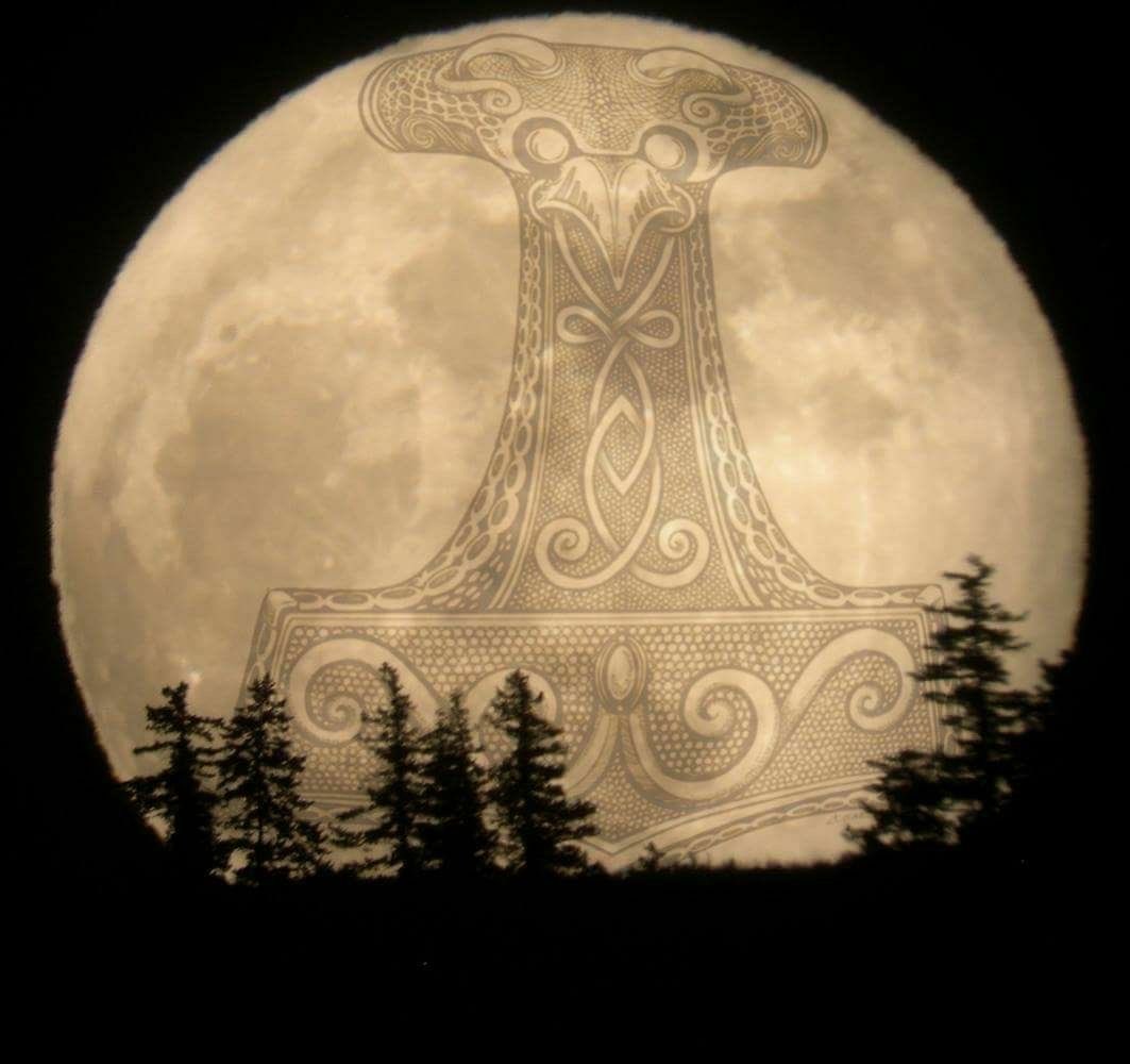 Good morning

Hope everyone has a great start to the week and a wonderful Máni’s Day!

Hail Máni!