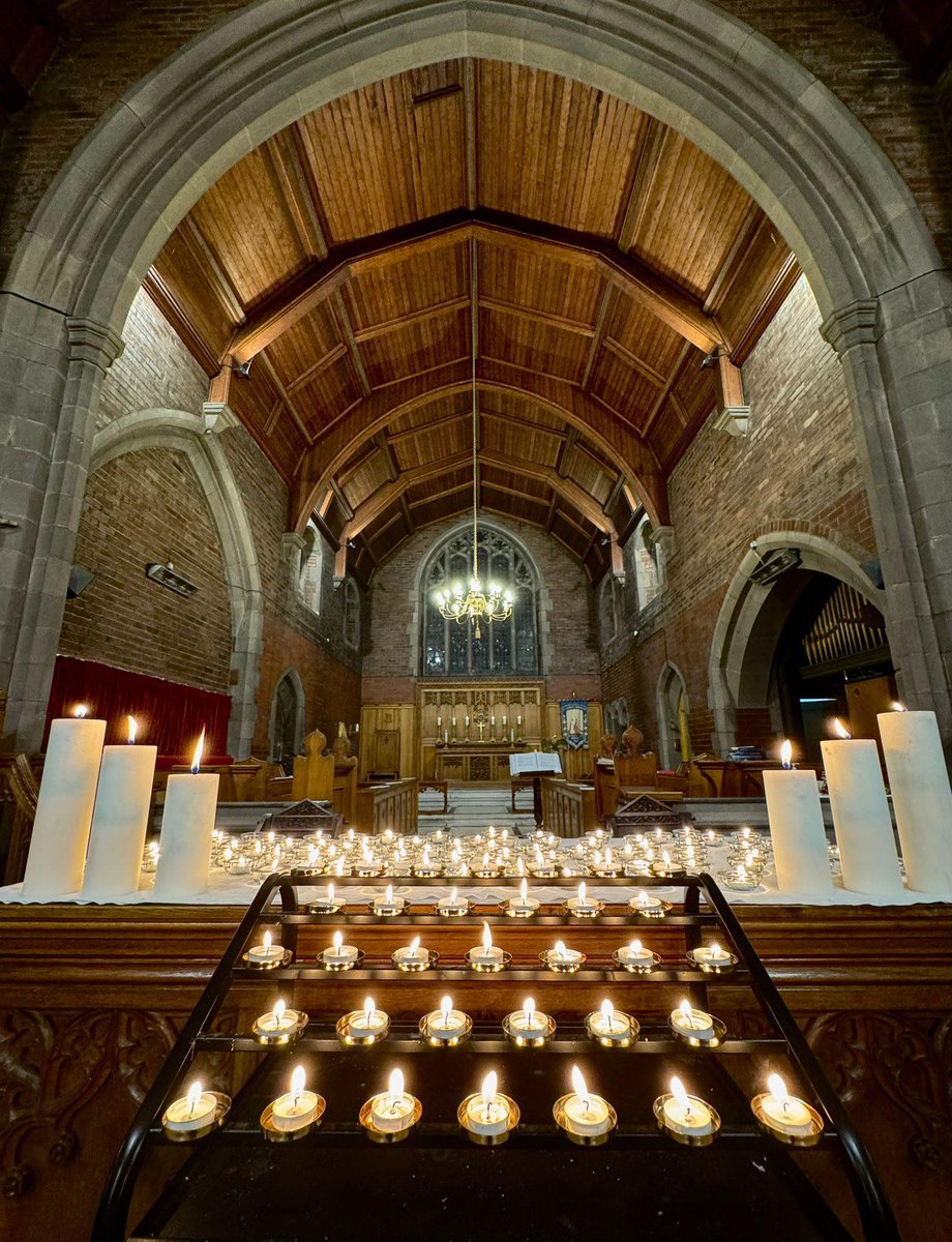 🙏

We pray for High Crompton and Thornham, comprising St Mary, High Crompton, and St James, Thornham.

Lord, bless their Mission Community this Advent. Strengthen clergy and volunteers with hope, wisdom and compassion as they serve, guide and welcome all.