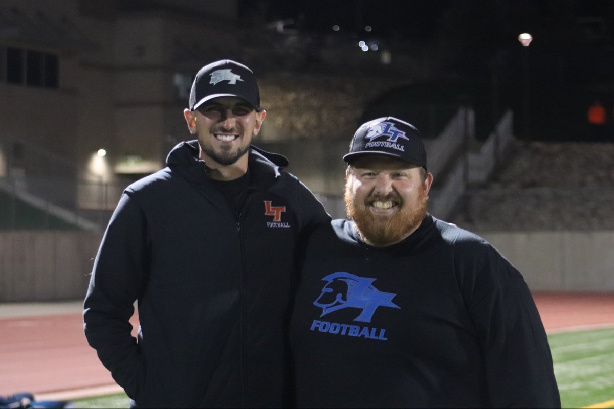 Coachcloser's tweet photo. Before/After. Still Smiling. Go Titans. https://t.co/30p8LvMvoL