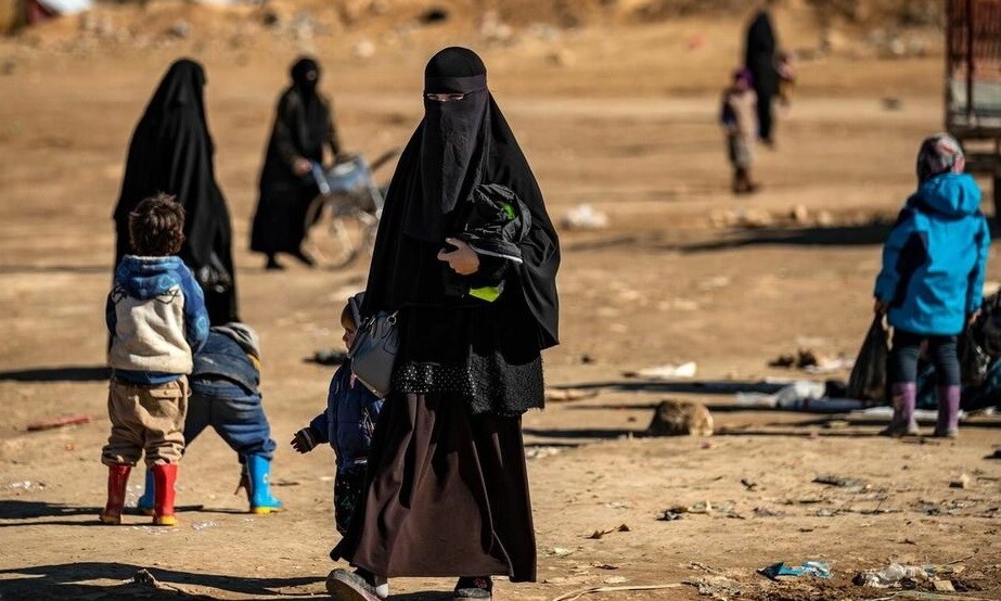 Trois Français emmenés enfants en Syrie djihadiste veulent contraindre l’État a les rapatrier
➡️ l.leparisien.fr/TGk4