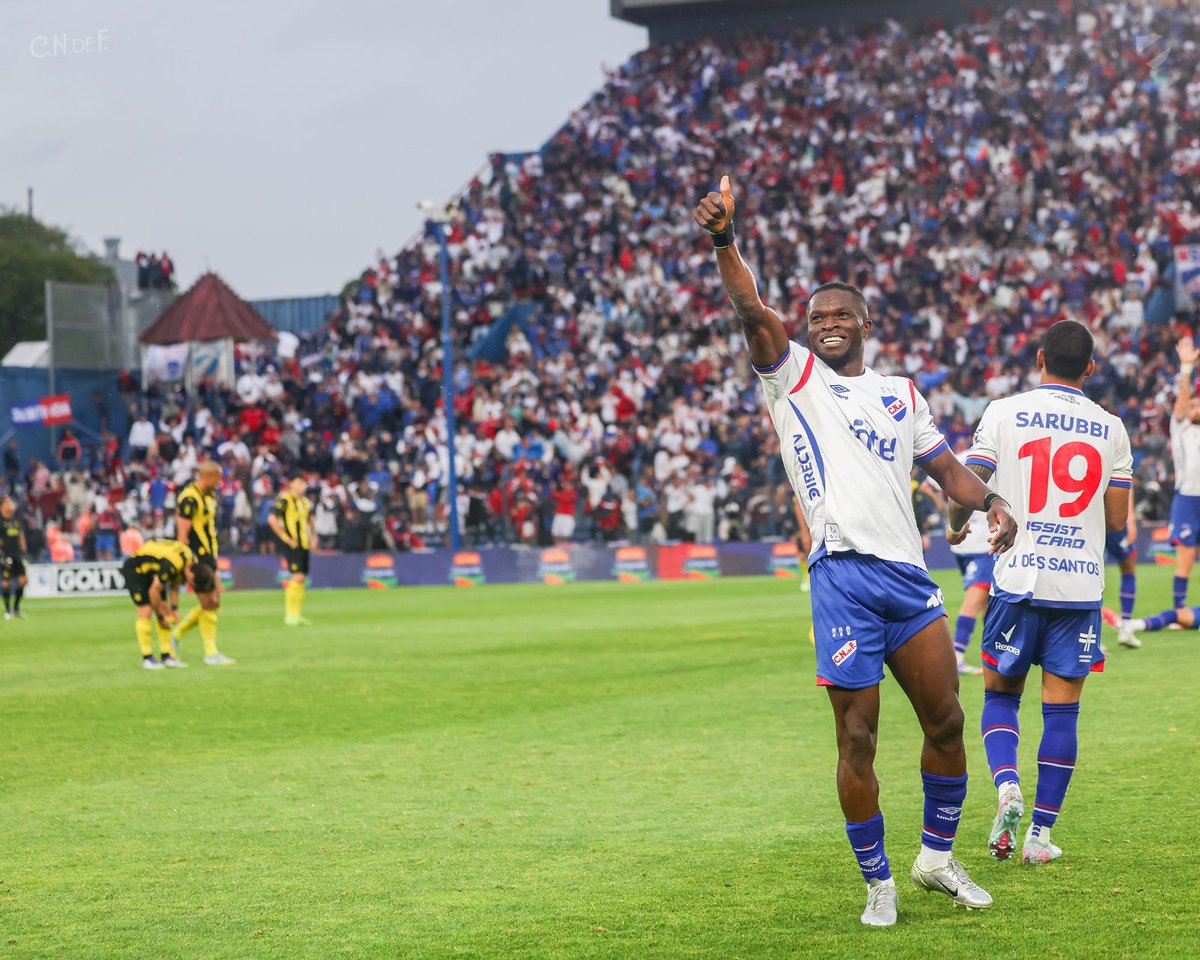 Che, hablando en serio.
¿Alguien sabe si llegaron bien? 

Estaba medio largo el pasto para andar caminando de noche por allá.