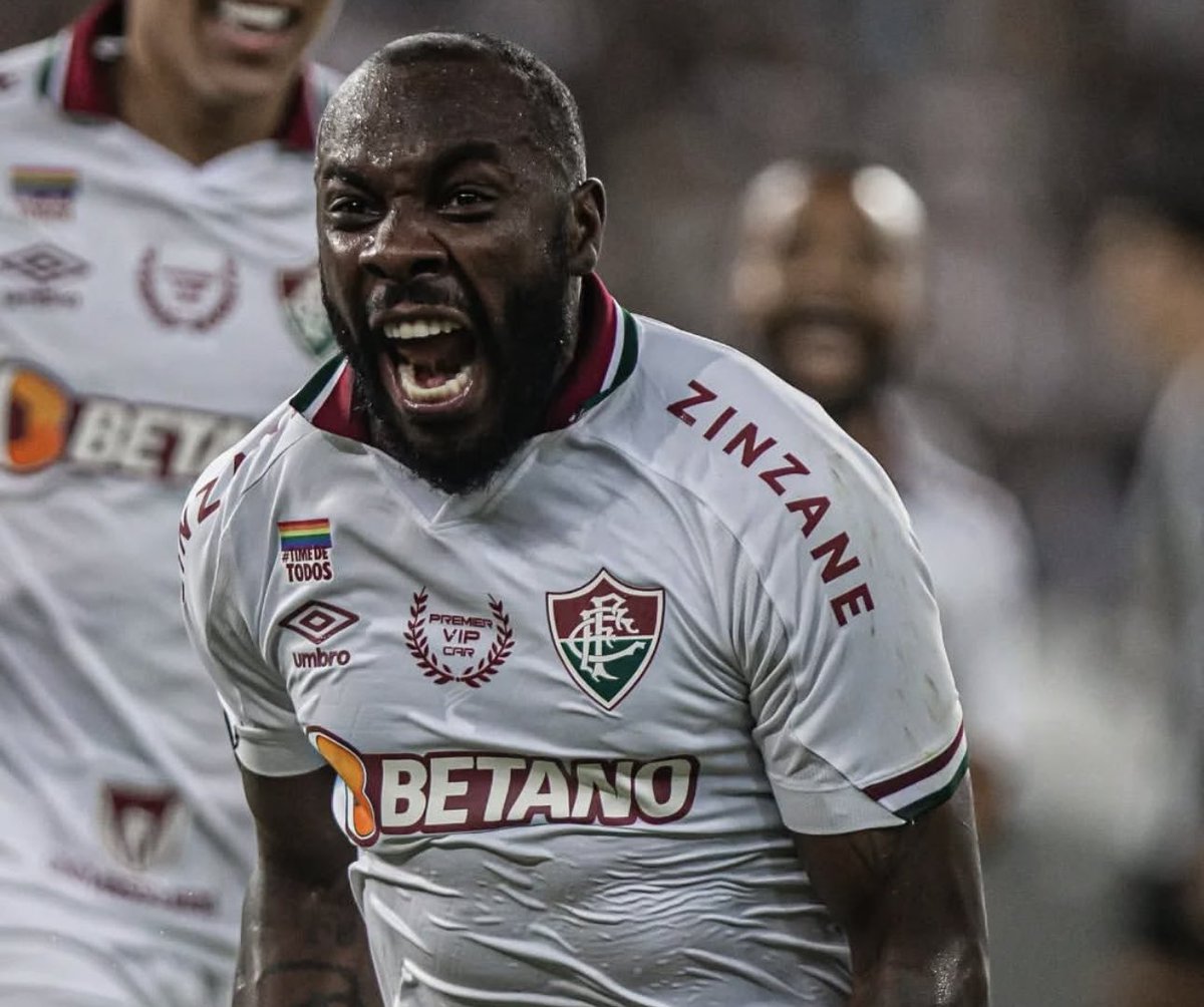 transf_24h's tweet image. Fluminense não renovará o contrato do zagueiro Manoel, que ficará livre no mercado. 

📰| @geglobo 
📸| Marcelo Gonçalves