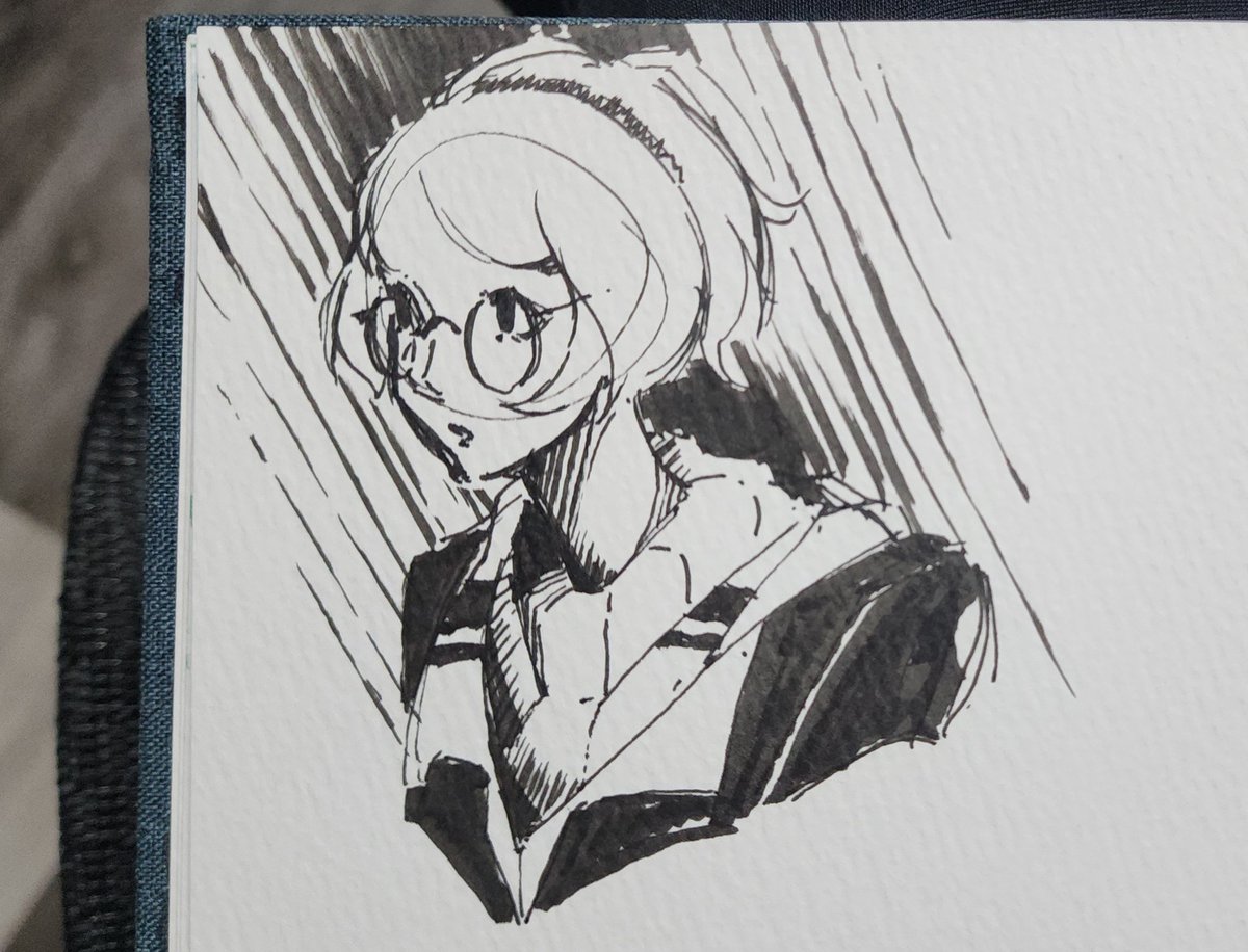 _Nieru_'s tweet photo. Continuing to make little sketches, hopefully I'll start making the jump back to digital soon 🤞 https://t.co/Gh42pO0pw9
