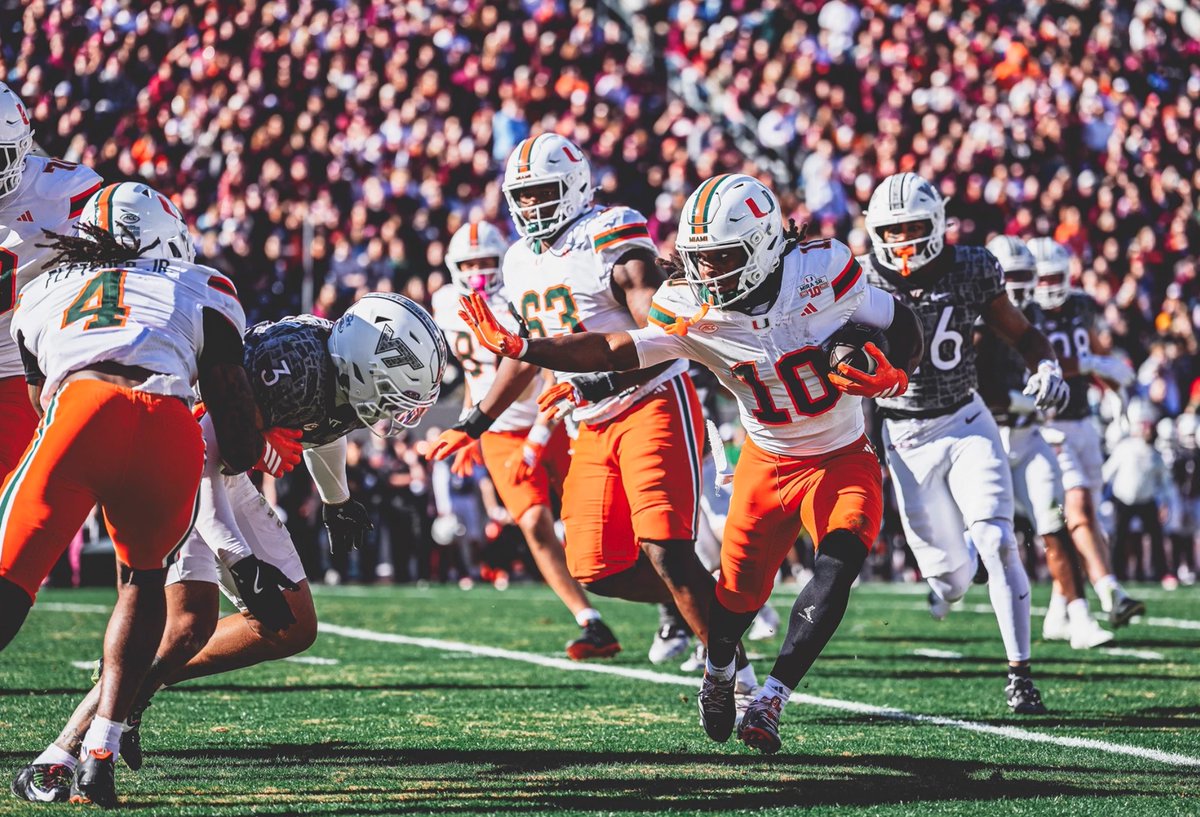 ItsAUThingBlog's tweet image. Quick tidbit; the last time the #MiamiHurricanes ended a season with back-to-back road games of the magnitude; 2008—when the 7-3 #Canes hit the road to take on #GeorgiaTech (11/20) and North Carolina State (11/27).

❌Georgia Tech 41, No. 23 Miami 23
❌North Carolina State 38,…