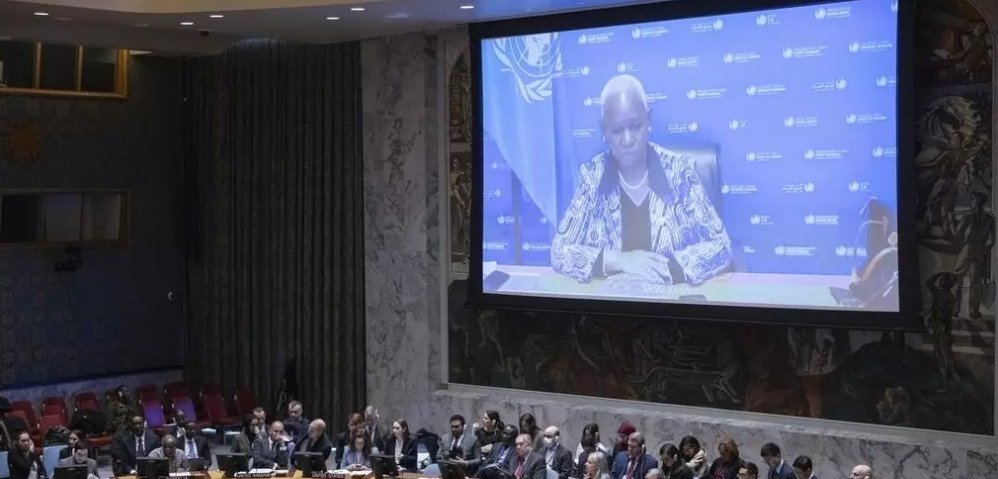 Bintou Keita a quitté Kinshasa plus tôt que prévu, alors qu'elle dirigeait la mission de la MONUSCO en République démocratique du Congo. Son départ suscite des interrogations quant aux raisons de cette décision et à son éventuel successeur. #MONUSCO #RDC