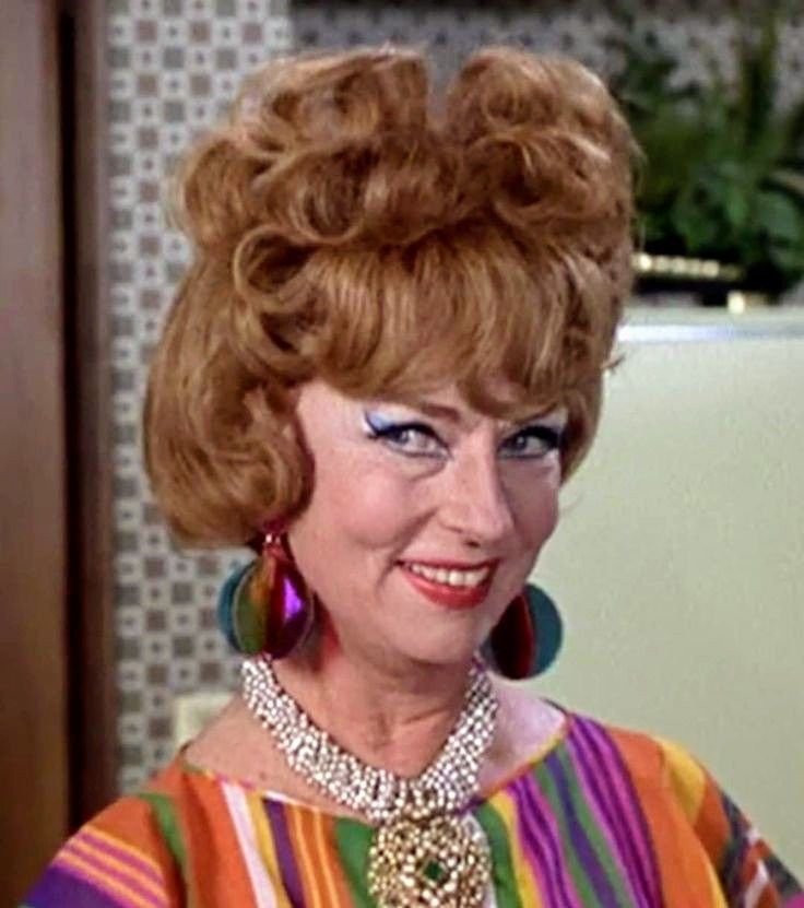 DKAstrology's tweet image. Quick #fengshui tip

Don't blame yourself for your shortcomings and faults.
Blame fengshui and the furniture🤣💃