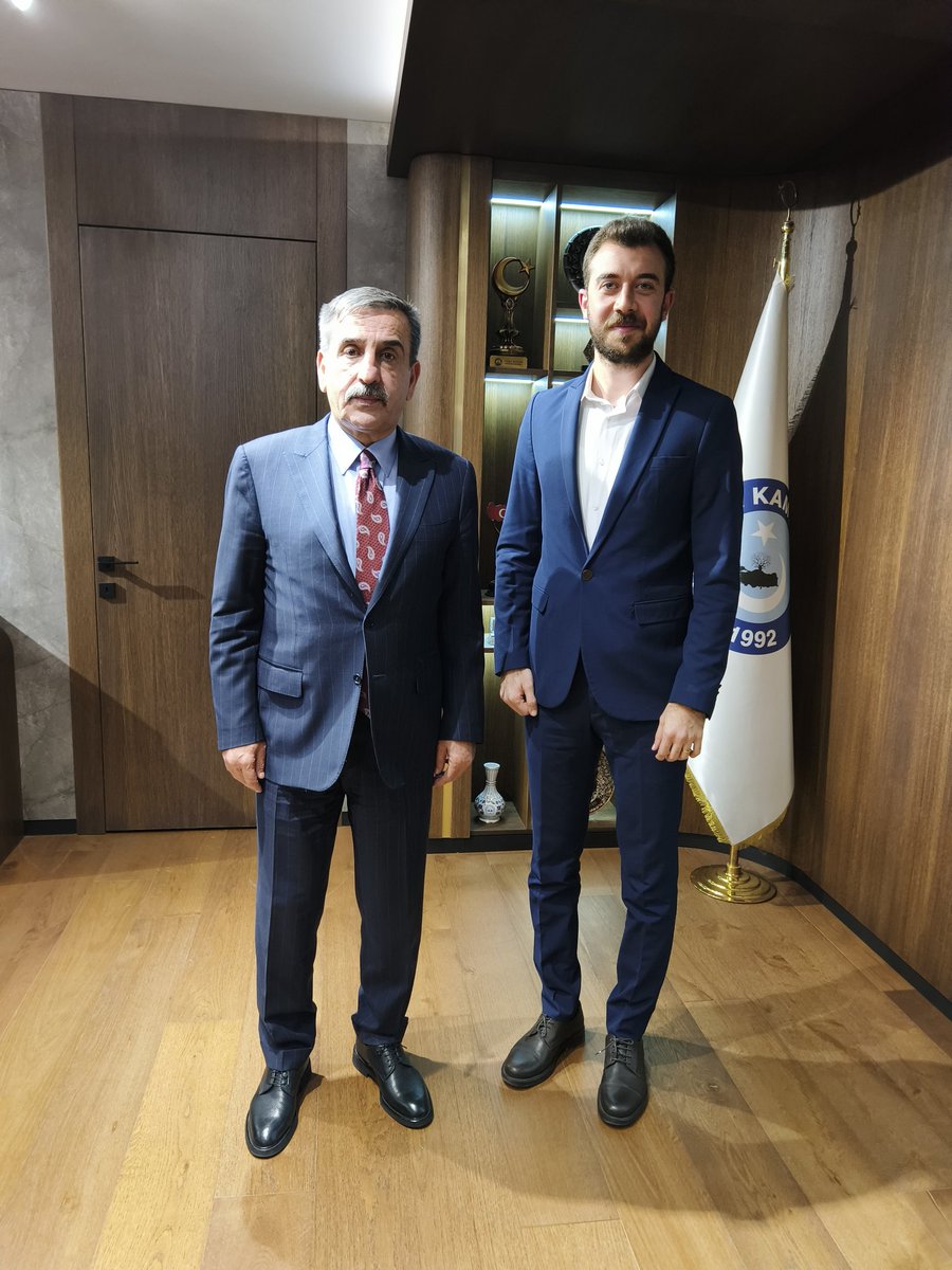 Sağlıkçı Birliği Yöneticisi Furkan Altuk ziyaretimize geldi. Atama bekleyen genç sağlık çalışanları ile ilgili çalışmalarını bizlere anlatarak yeni bir istihdam daha yapılması ile ilgili olarak beklentileri aktardı.

Sağlıkta iş yükünün azaltılması ve genç sağlık çalışanlarının