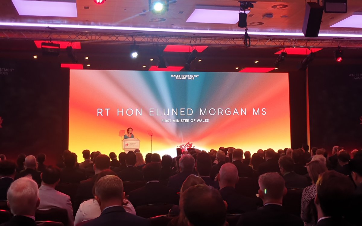 CBICymru's tweet photo. The Welsh Dragon roared at @LlywodraethCym Wales Investment Summit @ICCWales!

From tech, life sciences, semiconductors to creatives, advanced manufacturing and amazing speakers @KensingtonRoyal @PrifWeinidog @RachelReevesMP, @peterkyle - an amazing day to #InvestInWales2025! https://t.co/GeVQMvh8Uk