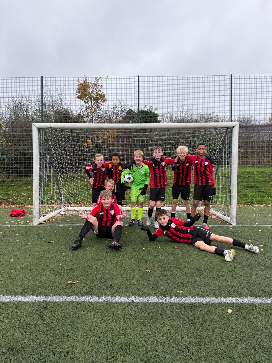 A thumping 8-2 win for these Year 5&amp;6 boys this evening. A passage to the Jim Smith Cup 1/4 finals (third year running!) is the reward for their hard work. 

Can they go one step further than last year’s team and reach the final? 🤞🏼
#WinnerStaysOn #VamosLeeChapel
