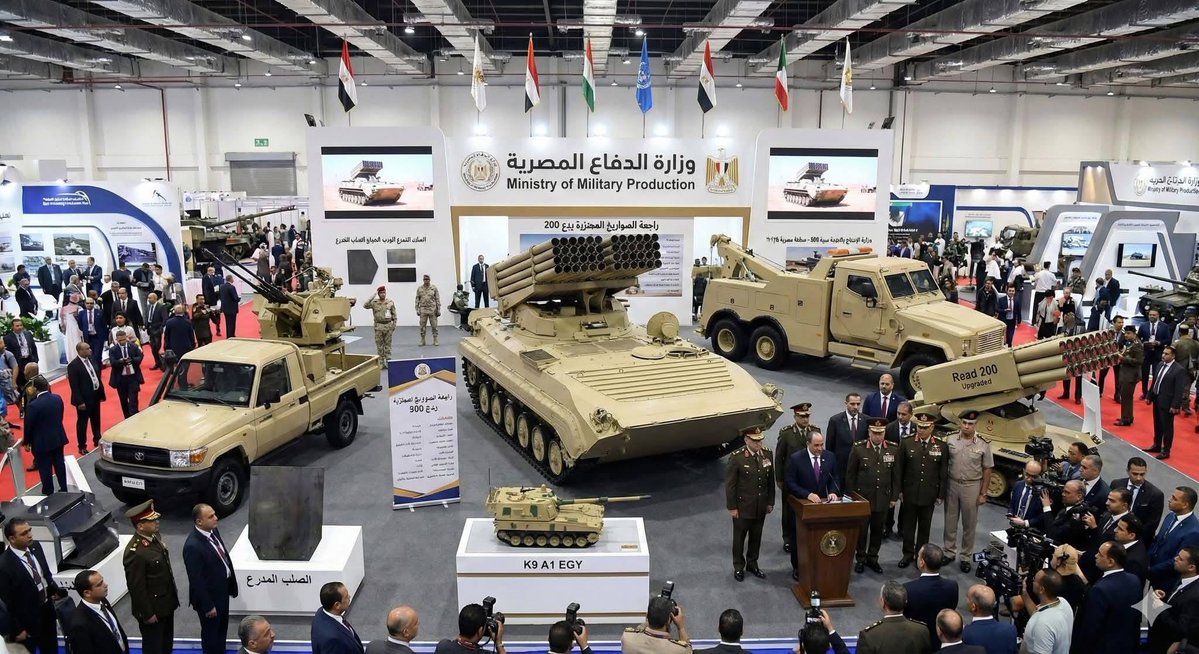 Foad2442's tweet image. 🌠تعالي يابني ايديكس شوف يعني ايه جيش … ويعني ايه دولة … ويعني ايه اسم اسمه مصر … ولا هتفضل تقضيها علي السوشيل ميديا تشكيك وتضليل 😎

#الجيش_المصري_عزنا_وفخرنا 🇪🇬🇪🇬