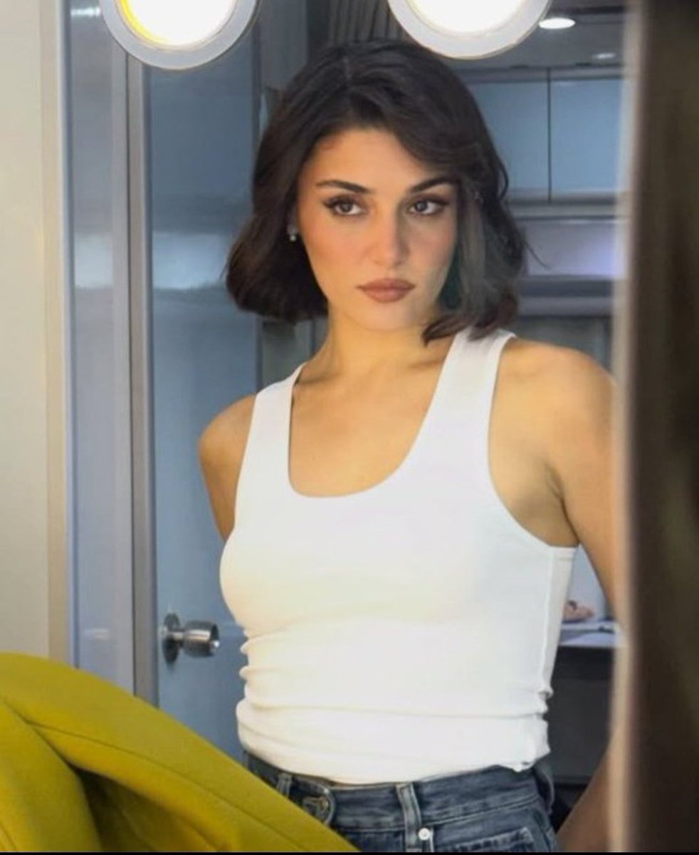 Short hair suits Hande very well. I hope we get to see her like this one day. I'm in love with this look. #HandeErçel