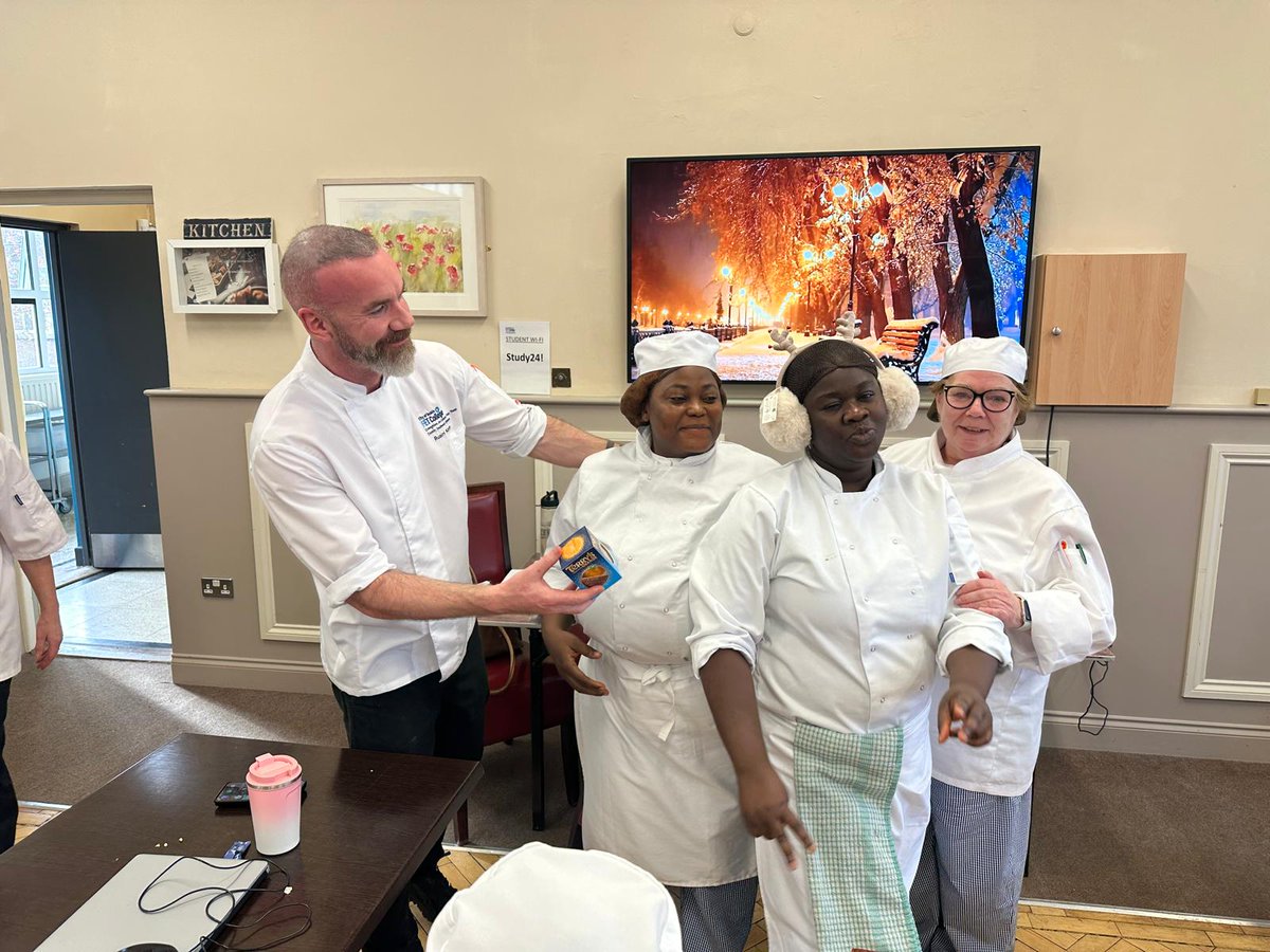 Crumlin College tweet media