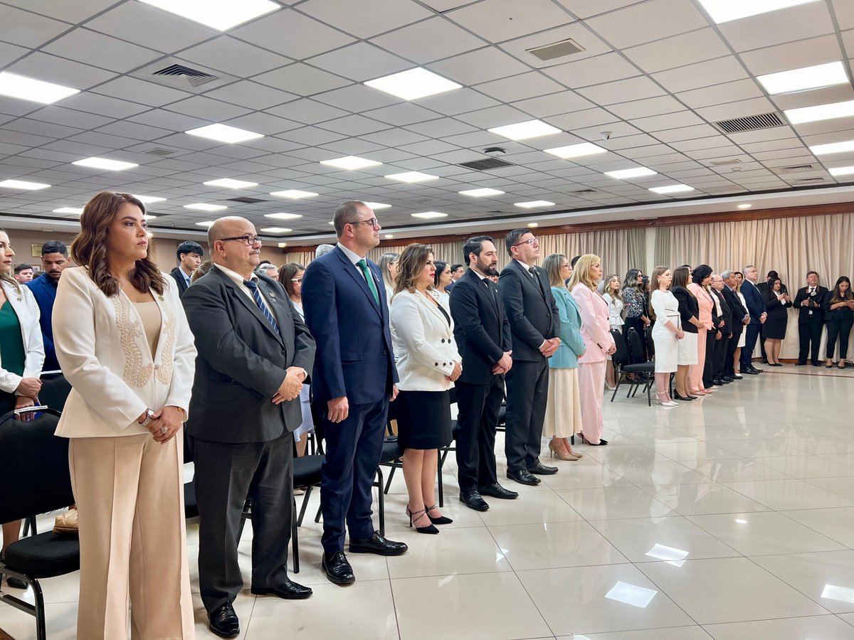 PoderJudicialPY's tweet image. 🔴 Autoridades judiciales tomaron juramento a magistrados, fiscales y defensores

➕Info: pj.gov.py/notas/29096-au…