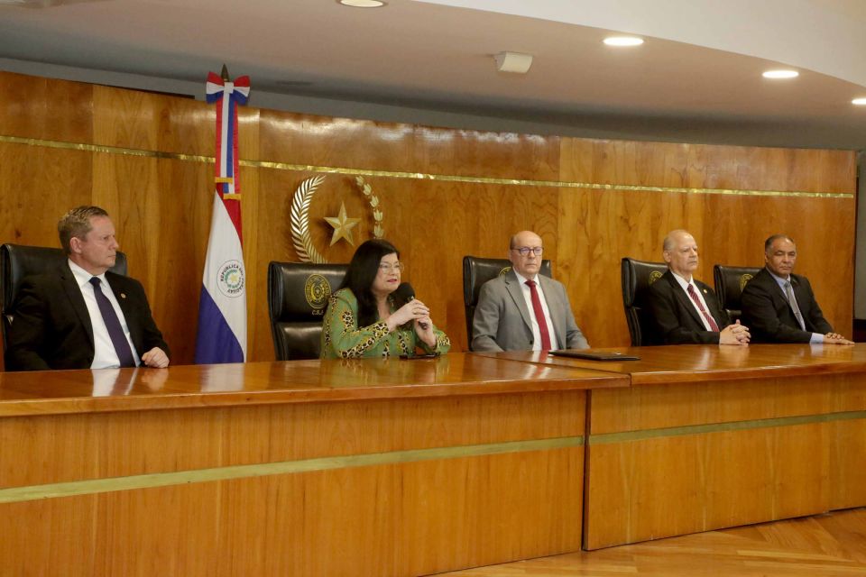 PoderJudicialPY's tweet image. 🔴 Autoridades judiciales tomaron juramento a magistrados, fiscales y defensores

➕Info: pj.gov.py/notas/29096-au…