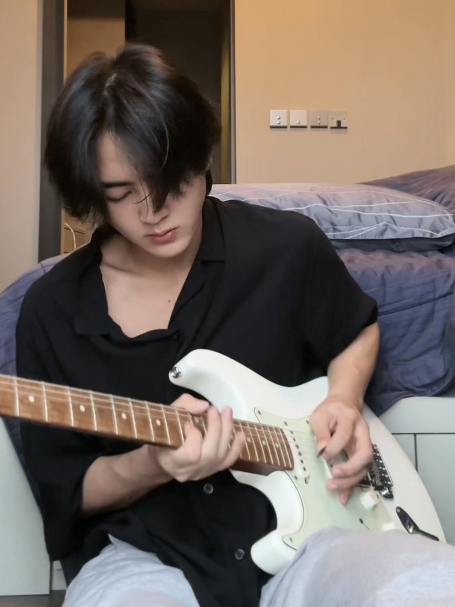 ครบรอบ 2 ปีที่เลิกกัน กลับมาแต่งเพลงรักด้วยกันอีกครั้งได้มั้ย