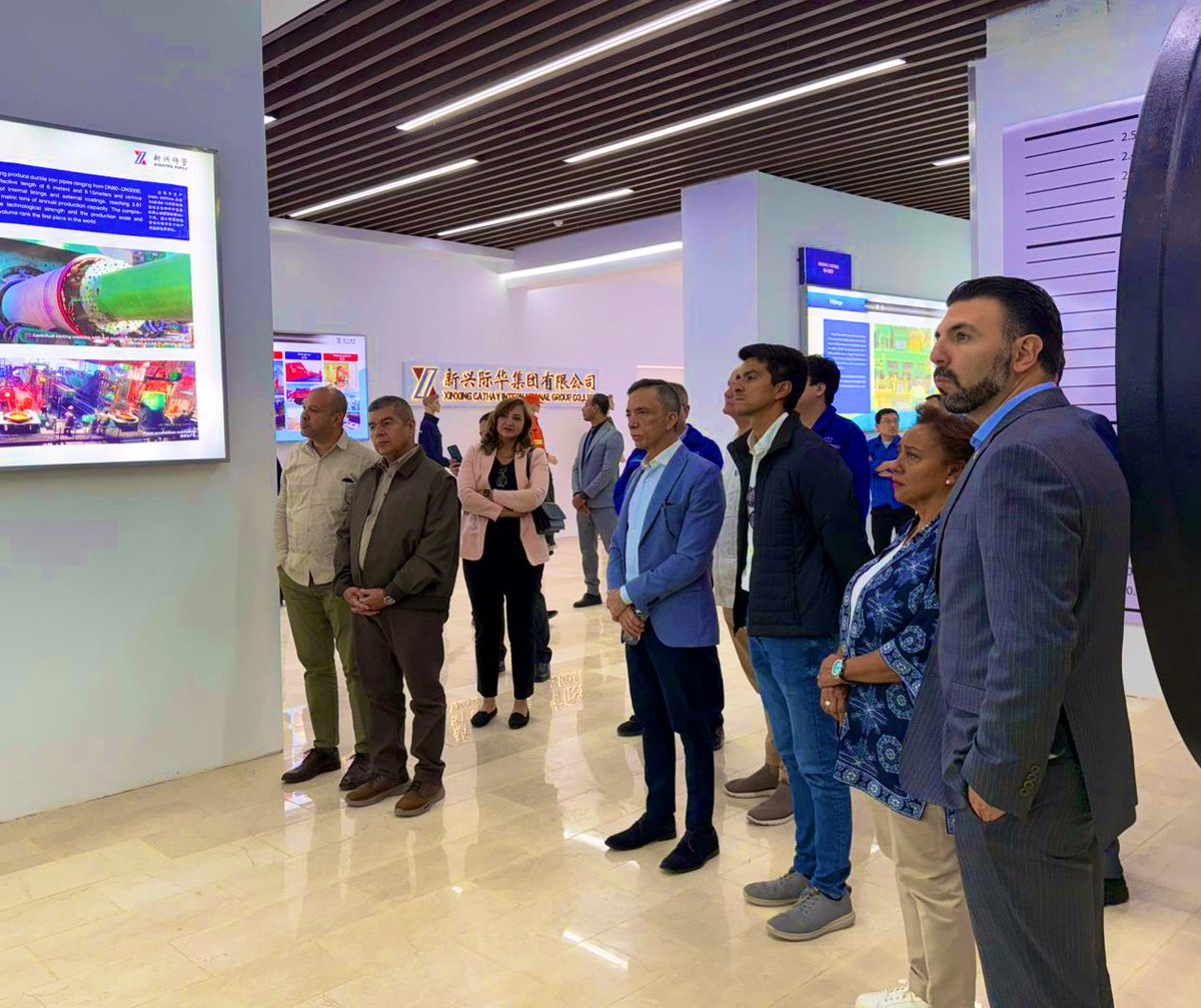 EmbaMexEgipto's tweet photo. Las embajadas de América Latina en Egipto realizamos una visita conjunta a la Suez Canal Economic Zone (SCZone) en Sokhna.
Un espacio estratégico para explorar nuevas oportunidades de comercio, inversión y cooperación con la región. 🇲🇽🇪🇬
#SCZone https://t.co/XNryVQBqR3