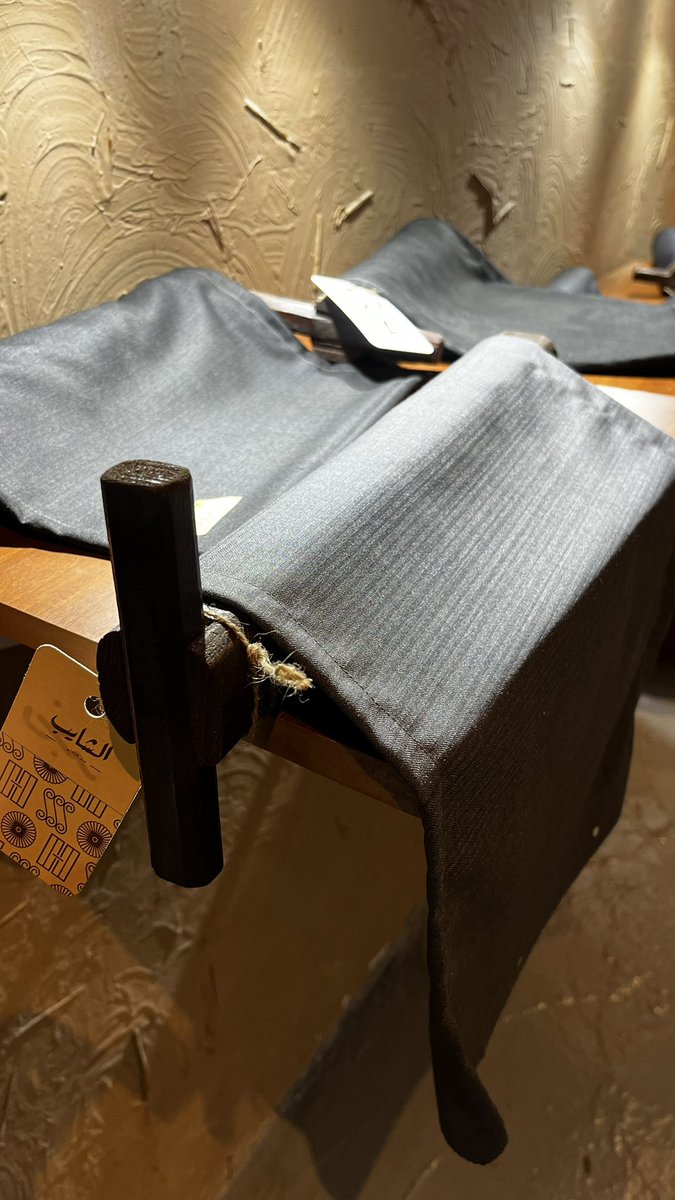 alshaaib_'s tweet image. ابنائي وبناتي، رجعت اليكم بعد انقطاع دام 87 عام وبقلبي حنين اليكم كبير تغيرت علي الدنيا ولم يبقا الزمن كزماننا وقام احد احفادي بإنشاء هذا الحساب وهو من يكتب عني الان وبعدها سوف اقوم بأخذ الجوال منه ، انا رجل قديم عاد اليكم ومتخصص في الازياء خصوصاً الثوب والعباة
اضيفوني وادعموني🤍