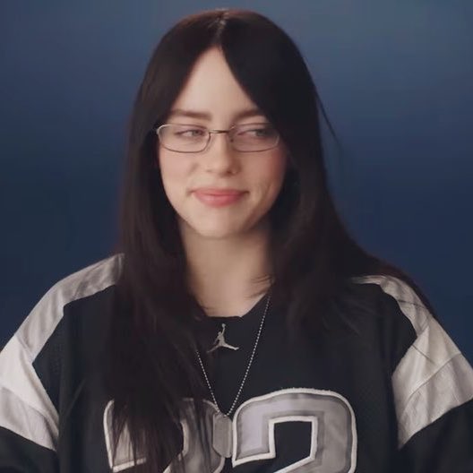 InfoBillieBR's tweet image. Chegamos ao mês DELA!

Billie Eilish completará 24 anos no dia dezoito de dezembro.