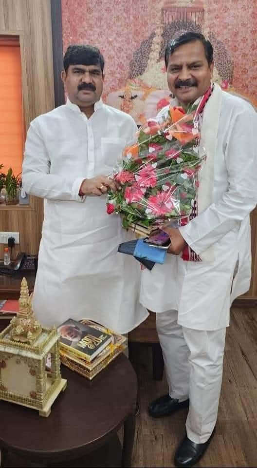 soodbijnor's tweet photo. कुशल संगठनकर्ता एवं कर्तव्यनिष्ठ व्यक्तित्व के धनी,भाजपा उत्तर प्रदेश के महामंत्री (संगठन) श्री धर्मपाल सिंह जी आपको जन्मदिवस की बहुत बहुत बधाई आववम शुभकामनायें!!
@idharampalsingh
#HappyBirthday https://t.co/KuWMoGbgZz