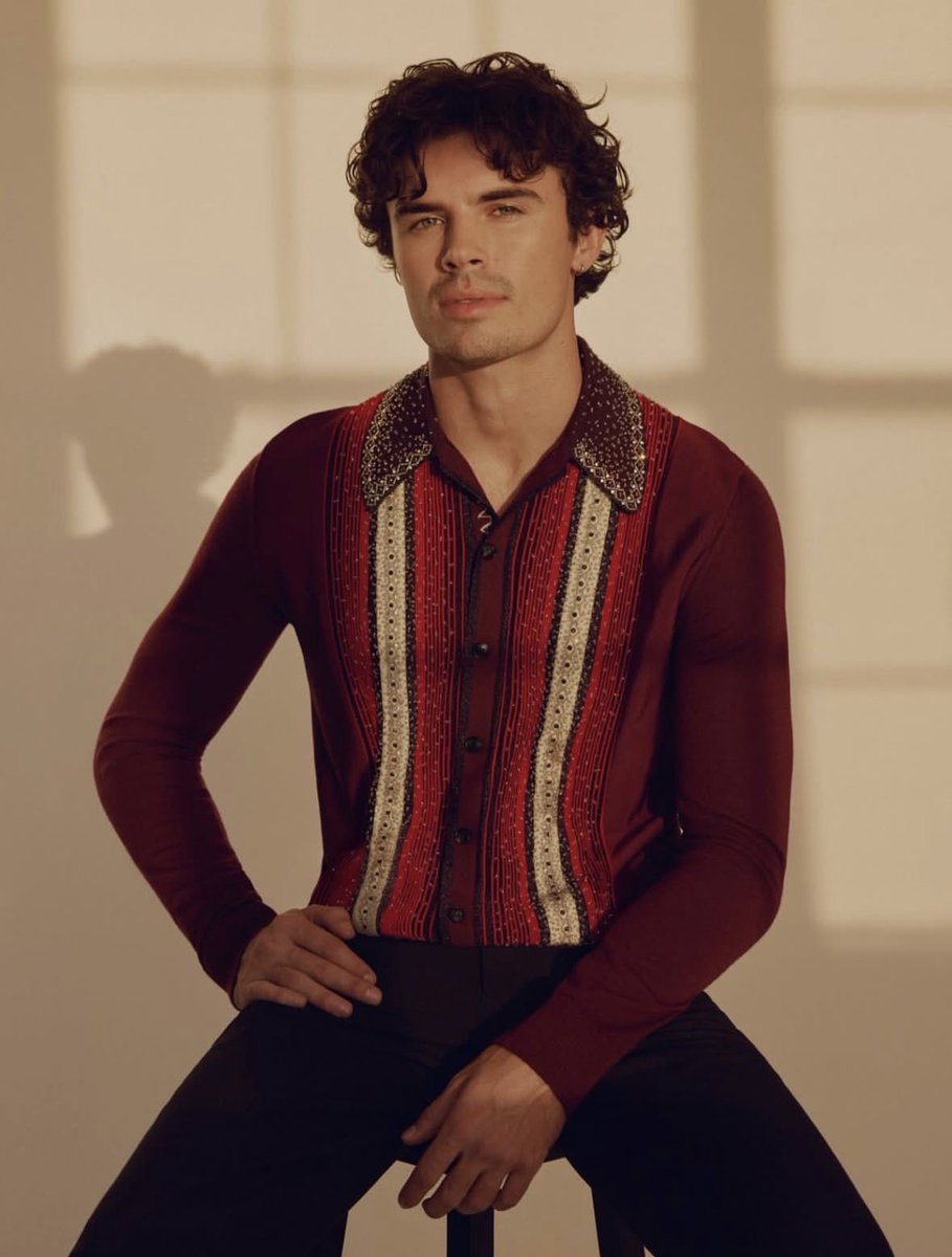 TalksWithAli's tweet photo. I’m sorry but Nic needs to continue to model. This FACE deserves to be spread out across the universe https://t.co/h3KucFODZu