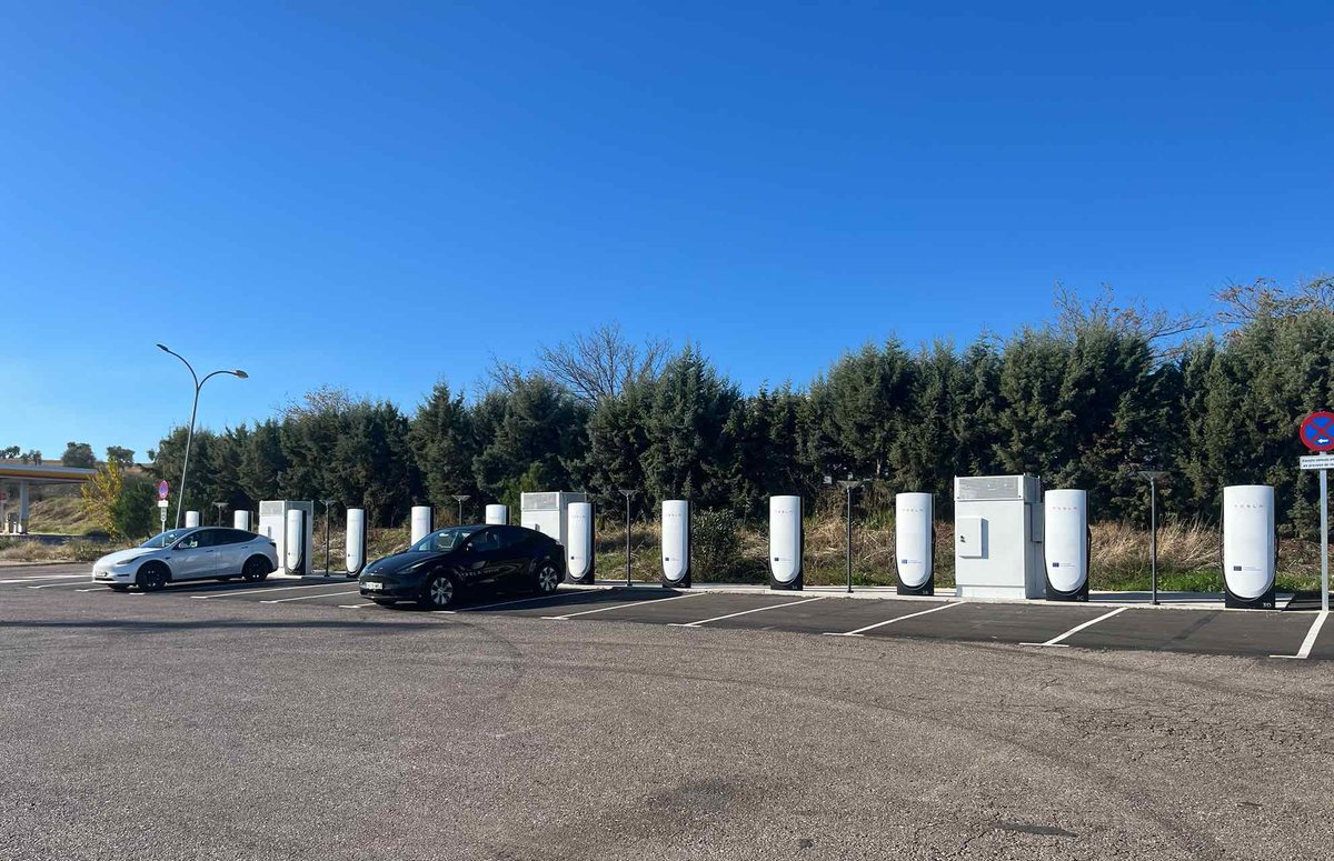 TeslaCharging's tweet image. New Tesla Supercharger: Merida, Spain - Autovia Ruta de la Plata (12 stalls) 
tesla.com/en_eu/findus?l…