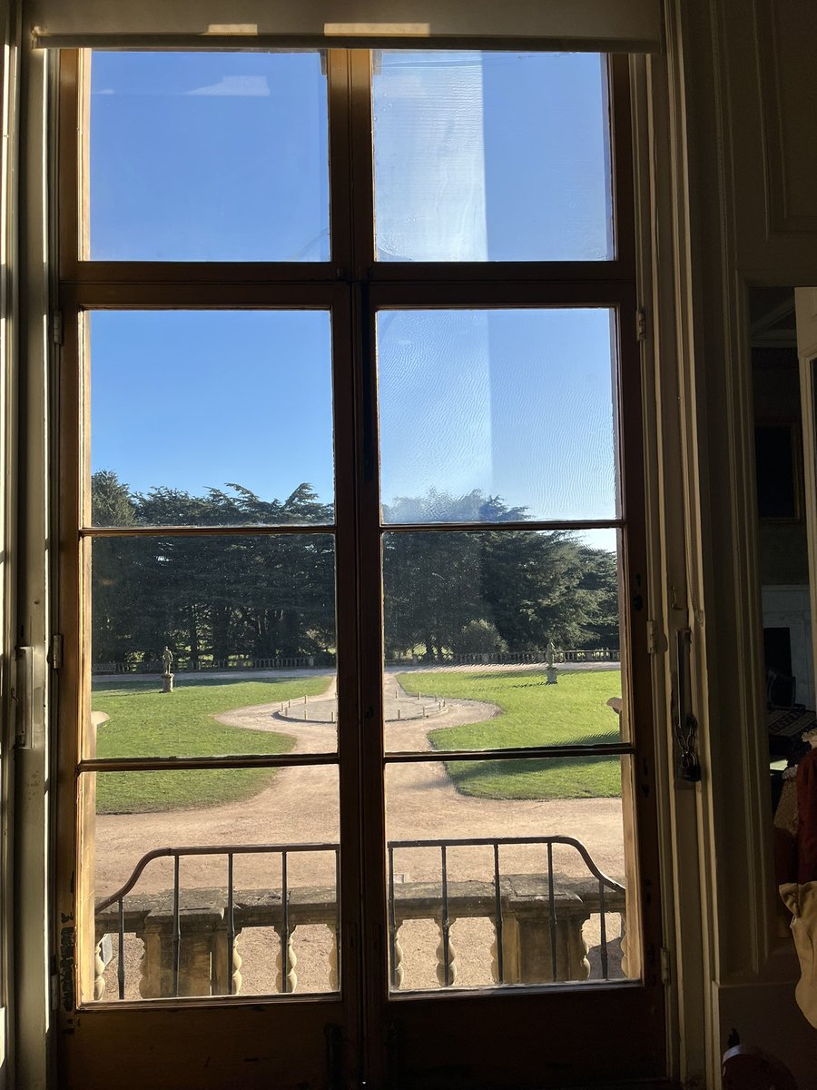 FloralRainbowAW's tweet image. For #WeekWForWindows #AlphabetChallenge 
Wollaton Hall 🪟