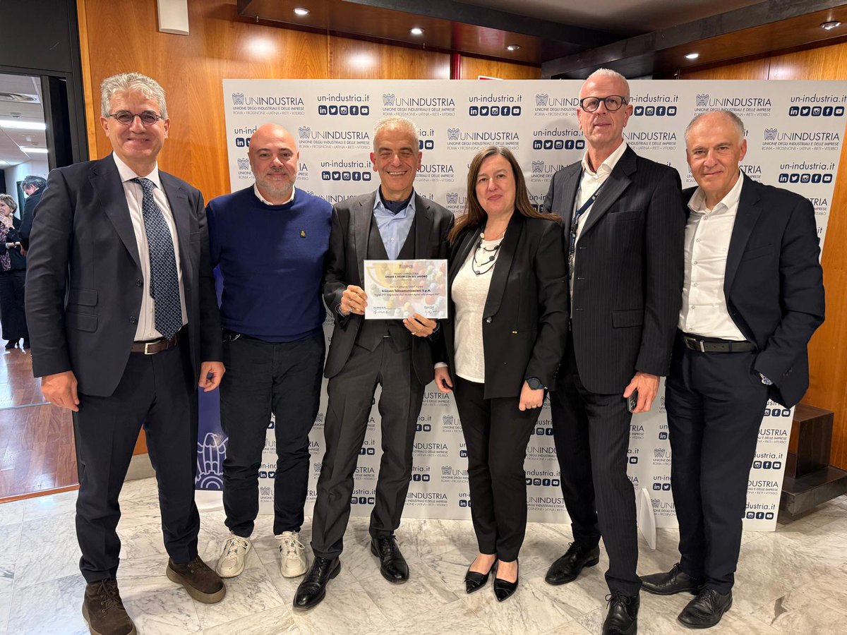 EricssonItalia's tweet photo. Ericsson Italia ha ricevuto il Premio Unindustria per la Salute e Sicurezza sul Lavoro, rivolto alle imprese associate del Lazio. Un riconoscimento che premia le realtà che si sono distinte per le migliori iniziative volte a promuovere e diffondere la cultura della sicurezza. https://t.co/U2JAIWzBsa