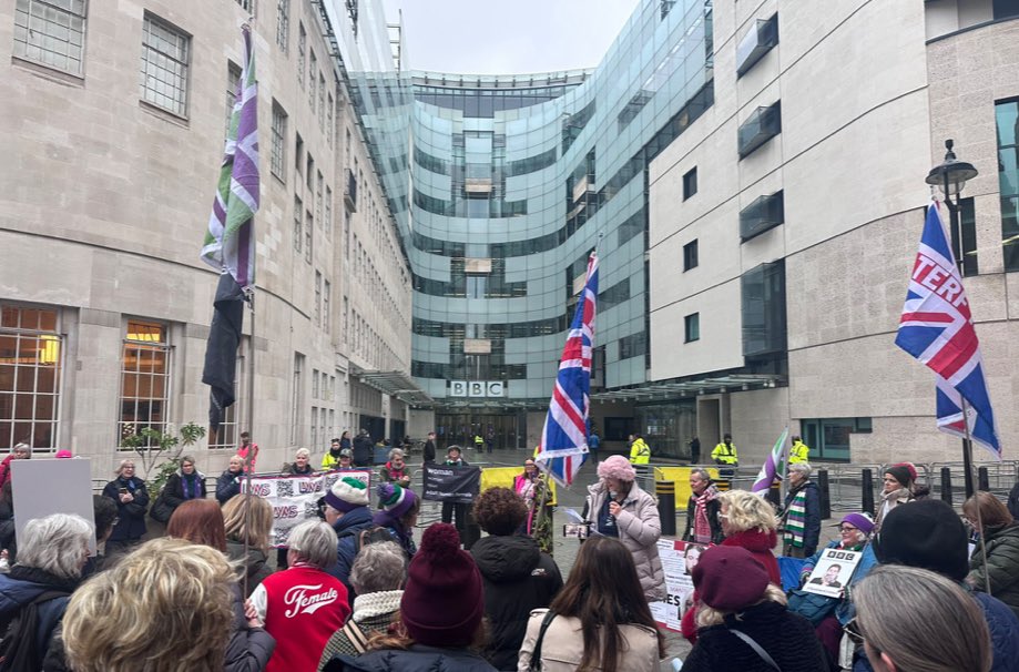 JournalismSEEN's tweet image. A rally was held today outside the BBC, organised by the women’s rights campaign group, Let Women Speak