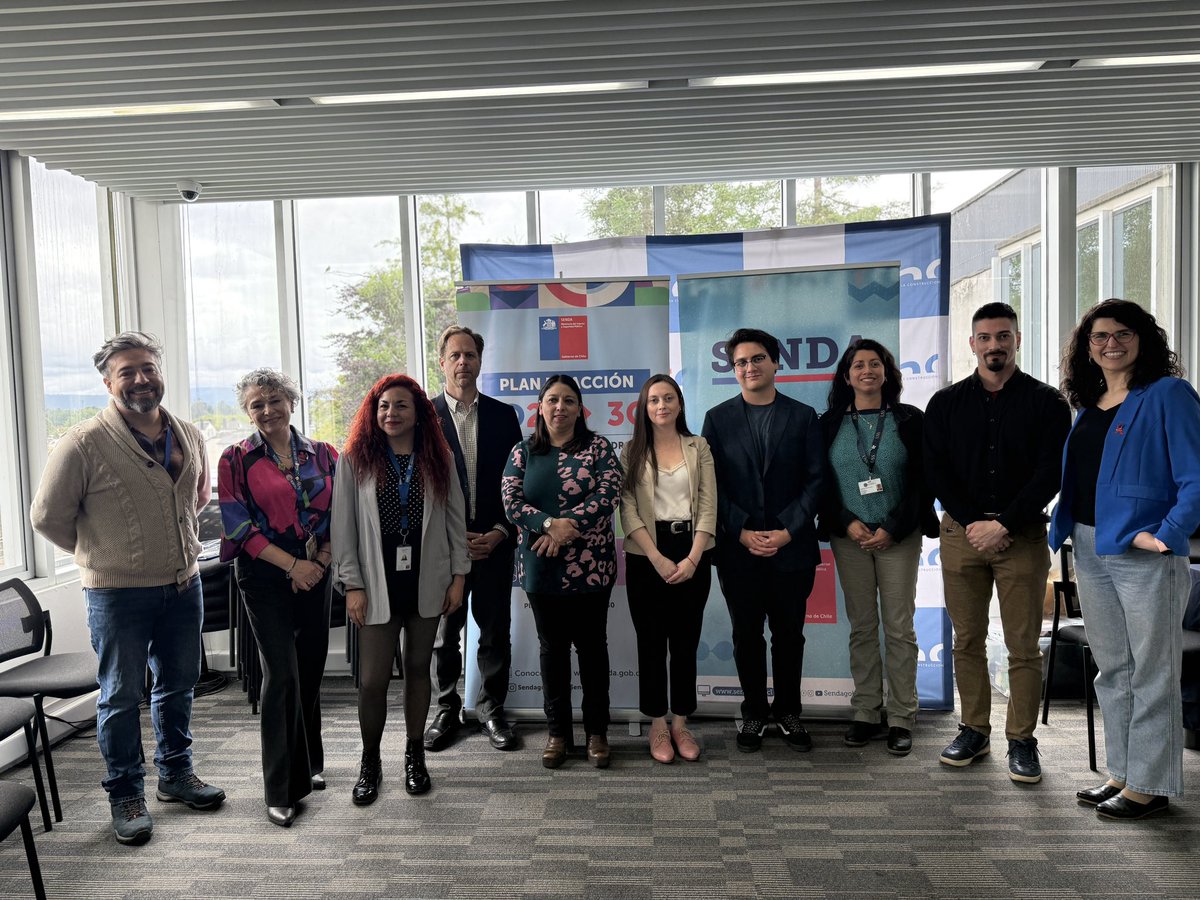 📚 Hoy se realizó la 3° y última sesión 2025 de la Mesa de Educación Superior SENDA, que reúne a instituciones públicas y privadas de la región.

📌La Directora Regional, presentó los resultados regionales de la encuesta, base para proyectar el trabajo colaborativo hacia 2026.