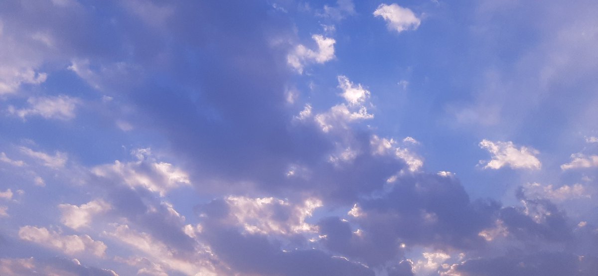 Purpleside14's tweet image. I think today I just saw one of the softest, most delicate skies of my life :&amp;gt;