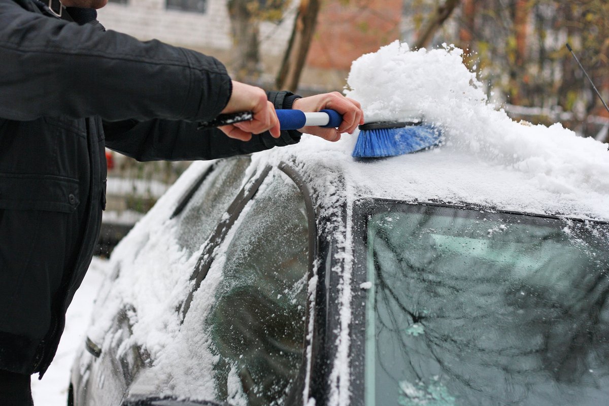 Snow is on the way—don’t wait to get winter-ready! 🌨️

• Dress warm &amp; limit cold exposure
• Prep your car for slick roads
• Never use generators indoors
• Test all CO detectors
• Keep outside vents clear of snow
• Sign up for Alert HC: bit.ly/48HKPFc