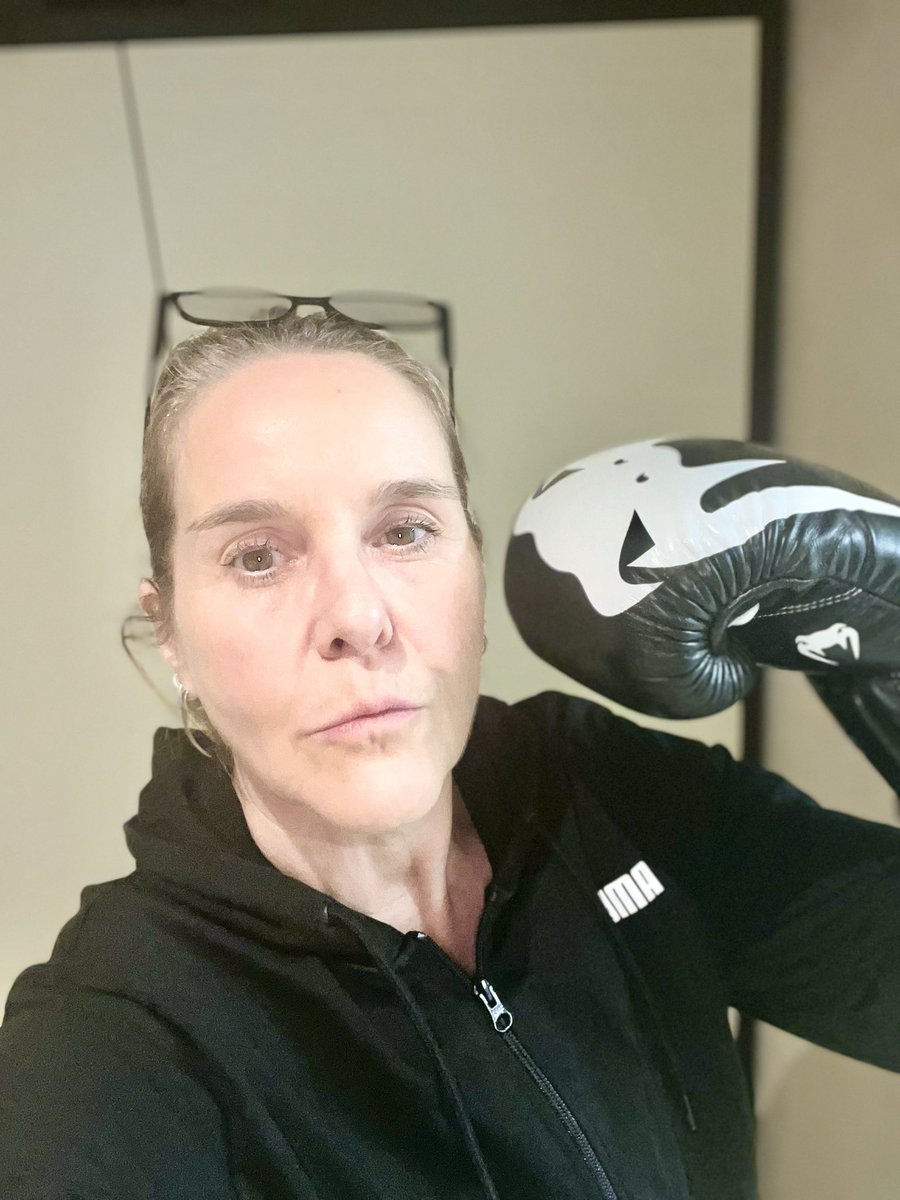 Ich fahr jetzt zum Boxtraining.
Da kann ich wenigstens auf einen Sandsack einkloppen. 
😕😵‍💫