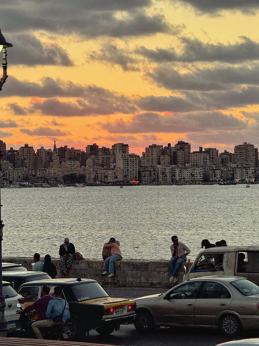 «كل زاوية هنا بتحكي حكاية» :) 
A view of the Alexandria sea.