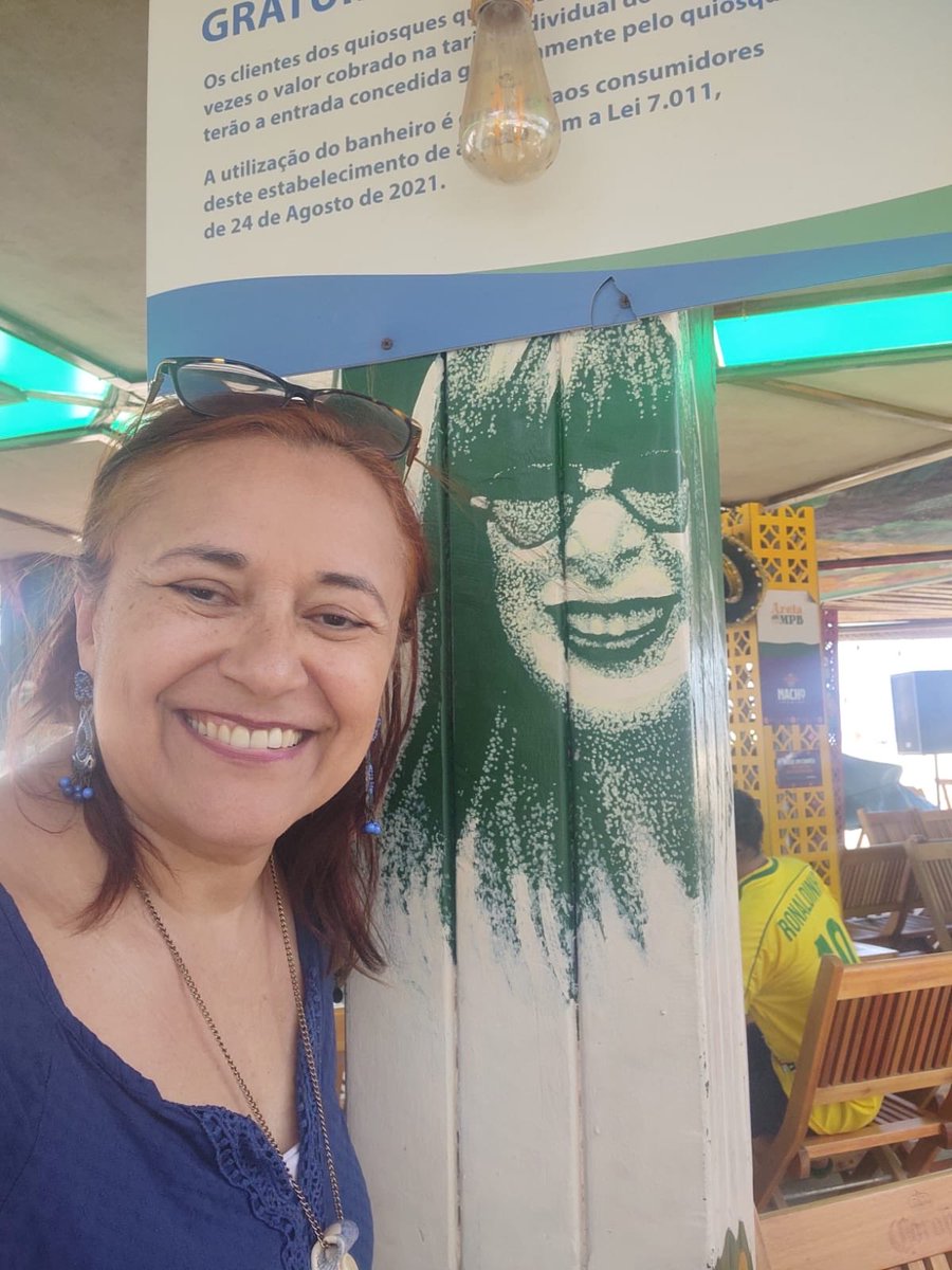 Norma__Lima's tweet image. Homenagem de um quiosque em Copacabana a @gilbertogil e @PretaGil  #gilbertogil #pretagil #ritalee #Cartola