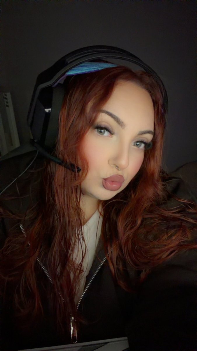 mirhysie's tweet image. looking for moots ♡

— 25
— valorant, cod, wuwa, genshin
— anime, reading, gaming, nails …
— fr / eng

♡ + ↺ to be moots or mates 

#valtwt #codtwt #genshin #wuwa