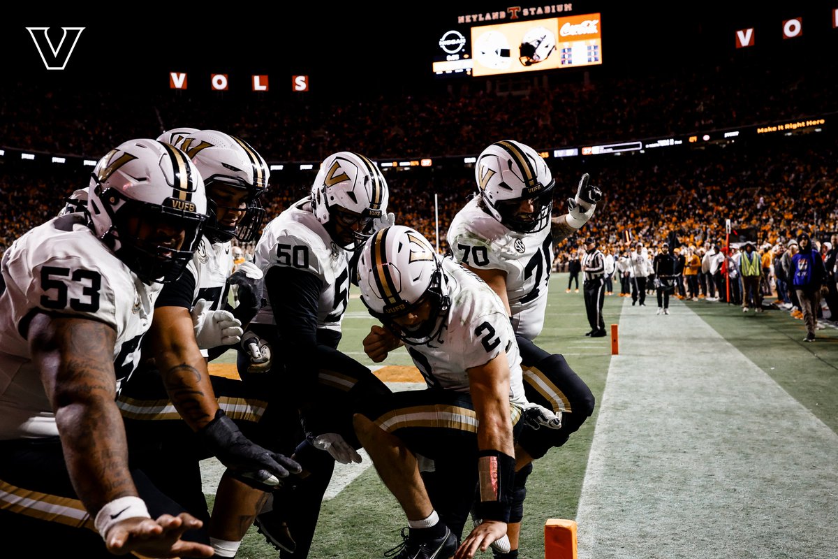 .<a href="/HeismanTrophy/">The Heisman Trophy</a> I want to vote for #DiegoPavia