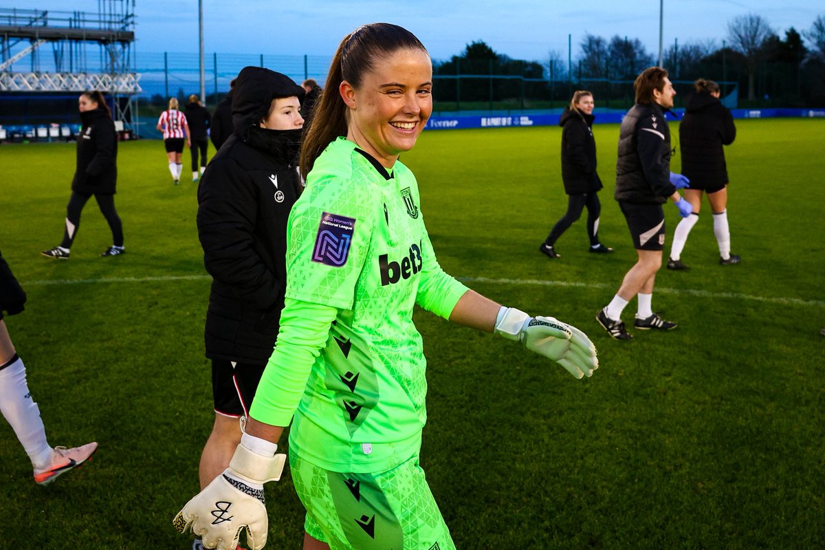 Lucy Farrell tweet media