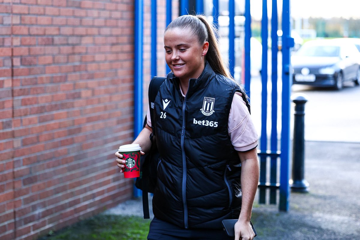 Lucy Farrell tweet media