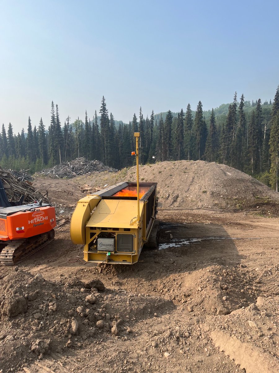 CreekEnergy's tweet image. #Wood #waste doesn’t belong in #landfills — or in combustible debris piles.
Prairie Creek Energy offers clean, low-emission #disposal that keeps sites safer and reduces fire risk.

🔥 Clean-burn technology
🚫 No landfill load

Learn more: prairiecreekenergy.ca

#FireSafety