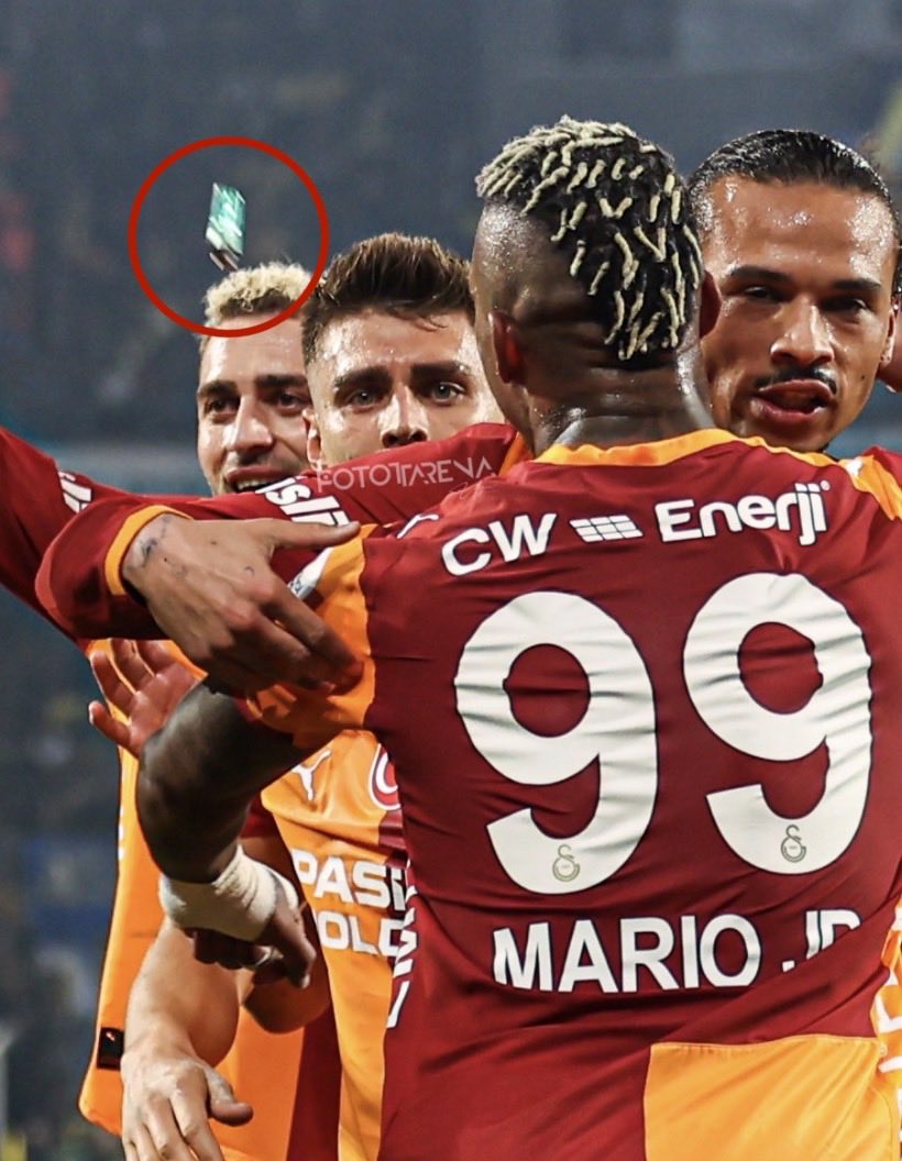 Bu çakmağı atanı bulup en ağır ceza verilmelidir. Bu görev sizin <a href="/TFF_Org/">TFF</a>