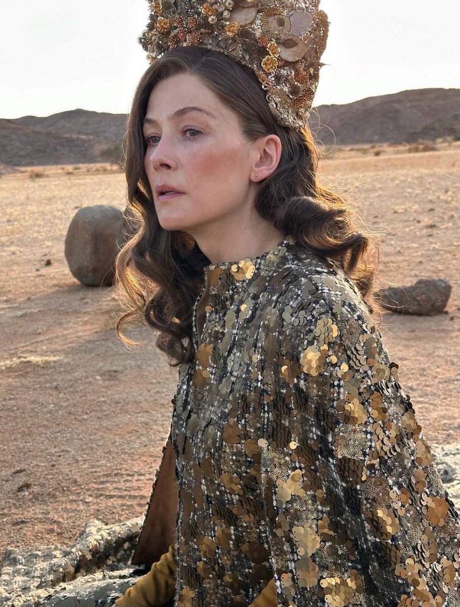 I'm down. I'm down so bad. 

I'm on the floor 🥵🥵🥵🥵

Lord have mercy