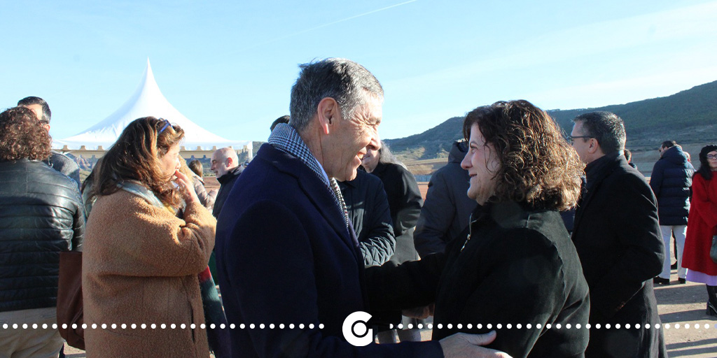 ✔️ La presidenta y el secretario general de CEOE-CEPYME Guadalajara han acompañado a los responsables de Pulsar Properties e ID Logistics en la 𝗽𝘂𝗲𝘀𝘁𝗮 𝗱𝗲 𝗹𝗮 𝗽𝗿𝗶𝗺𝗲𝗿𝗮 𝗽𝗶𝗲𝗱𝗿𝗮 𝗱𝗲 𝘀𝘂 𝗽𝗿𝗼𝘆𝗲𝗰𝘁𝗼 𝗲𝗻 𝗧𝗼́𝗿𝘁𝗼𝗹𝗮 𝗱𝗲 𝗛𝗲𝗻𝗮𝗿𝗲𝘀

1/4 👇