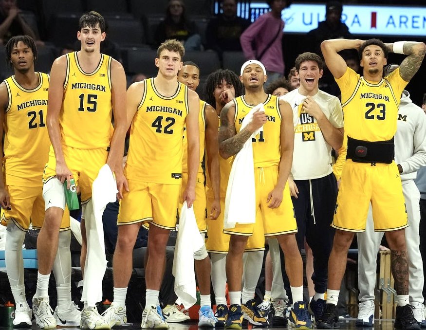 uofmcoverage's tweet image. Michigan is ranked No. 3 in this weeks College Basketball AP Poll #GoBlue