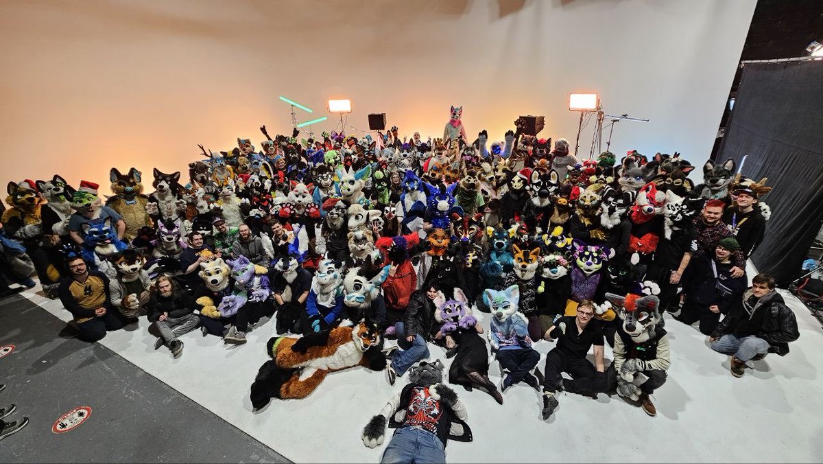 Quebec_Furmeet tweet media