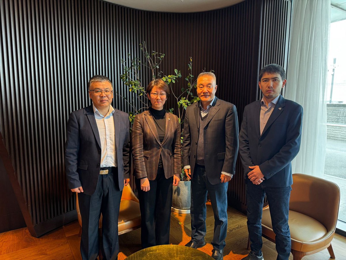 CicaSecretariat's tweet photo. #CICA DSG Zhang Ling held meeting with Mr. Chi Gang and Prof. Long Ruijun of 🇨🇳 Lanzhou University, Member of #PNLU Coordination Council
Discussion focused on prospective areas of collaboration within #PNLU, w/ particular attention to domains such as #ecology & #agriculture https://t.co/FKIJscSySg