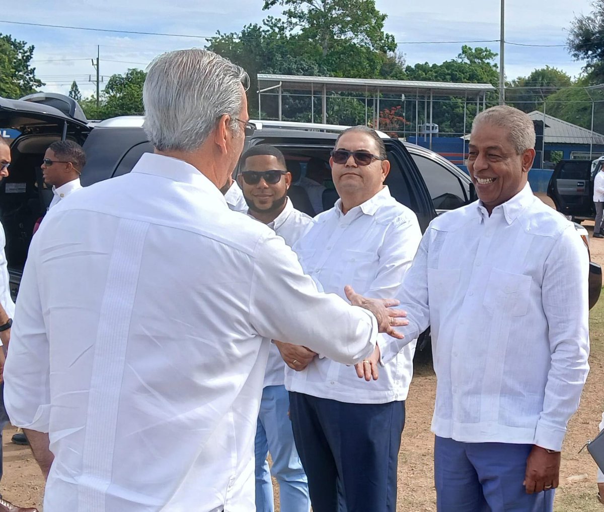 Acompañé al presidente Luis Abinader en su agenda de inauguraciones en Santiago, donde entregamos obras de alto impacto para las comunidades.

Seguimos impulsando el desarrollo educativo, deportivo y social para brindar más oportunidades y bienestar a miles de familias.